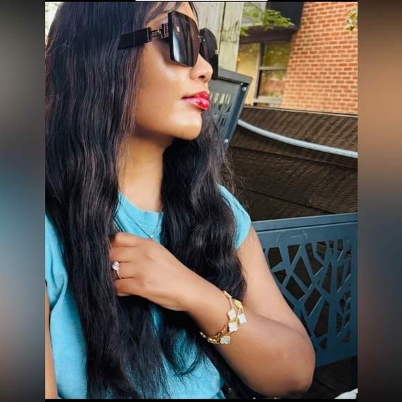 Meet your Posher, Kim♥️ - Picture 3 of 16